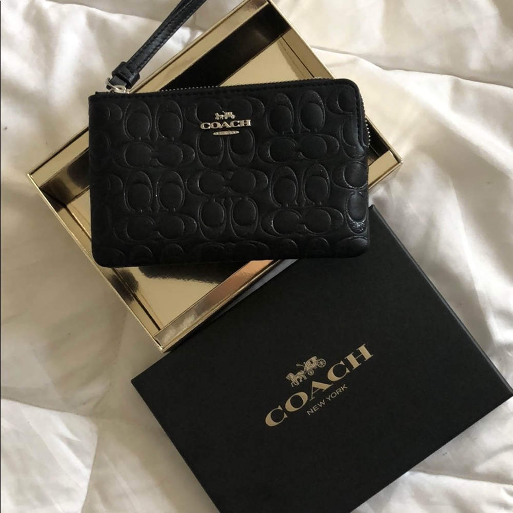 Coach wristlet wallet